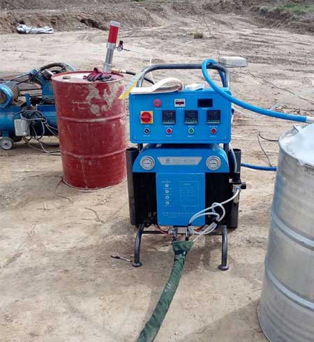 彩鋼瓦防腐聚脲施工(圖2) Q5200彩鋼瓦防腐防水聚脲噴涂機