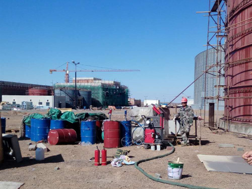 罐體聚脲噴涂施工(圖2) H5800型罐體防腐聚脲噴涂機(jī)